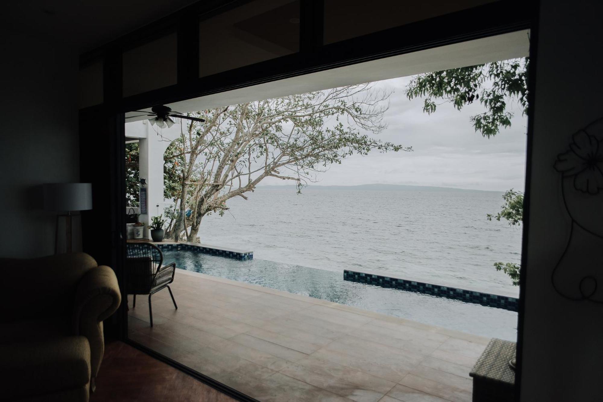 The French Villa-Santander Cebu Екстер'єр фото