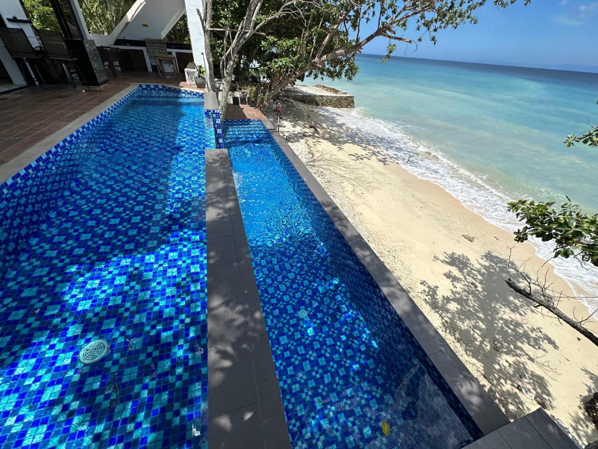 The French Villa-Santander Cebu Екстер'єр фото